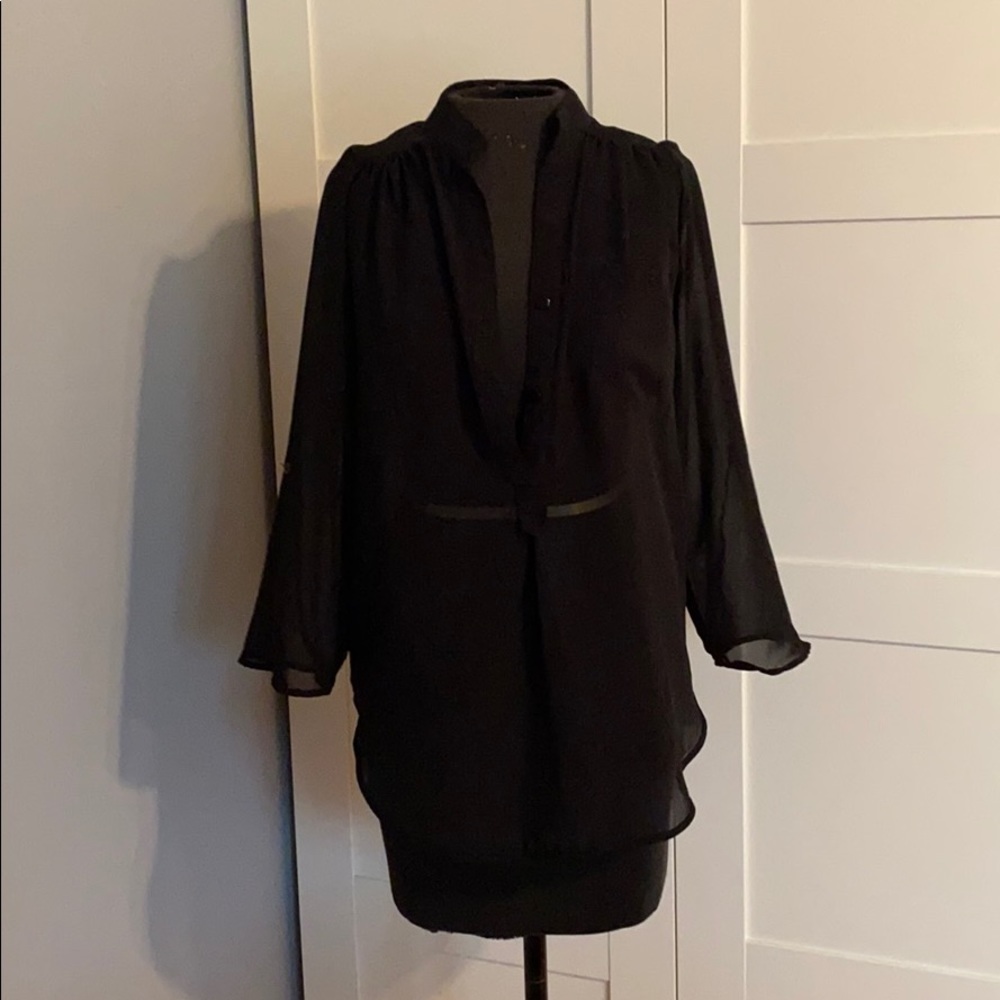 Black sheer long/ 1/4 sleeve